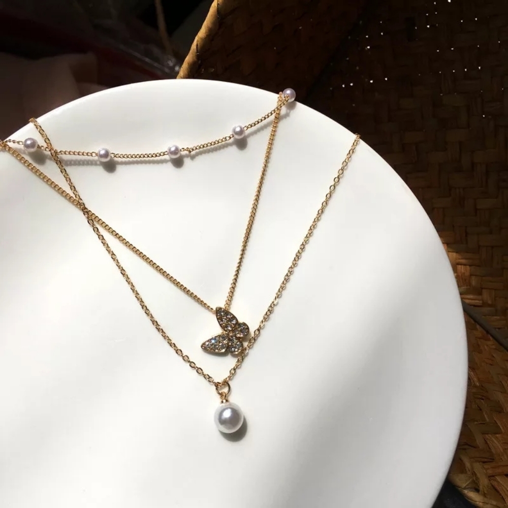 💎✨ Layered Butterfly Necklace - Picture 5 of 5